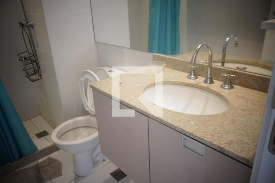 Banheiro Social de apartamento à venda com 3 quartos, 84m² em Jacarepaguá, Rio de Janeiro