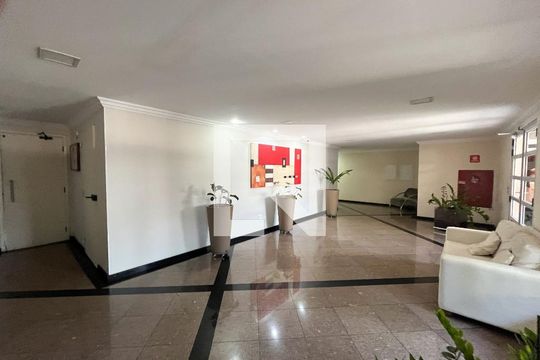 Hall de entrada de apartamento para alugar com 1 quarto, 55m² em Vila Guarani (zona Sul), São Paulo