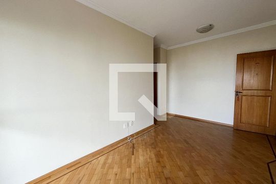 Sala de apartamento para alugar com 1 quarto, 55m² em Vila Guarani (zona Sul), São Paulo