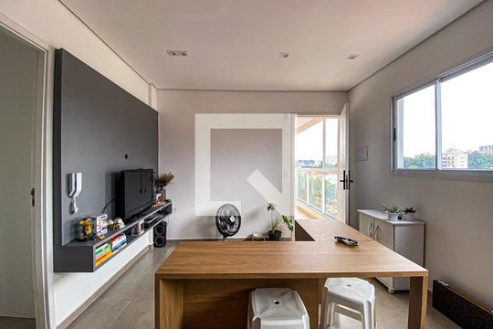 Sala/Cozinha de apartamento para alugar com 1 quarto, 28m² em Jardim Trussardi, São Paulo