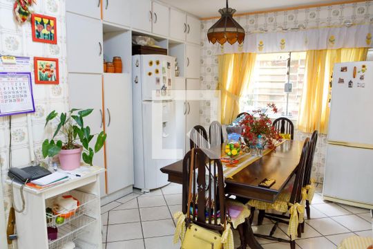 Cozinha de casa à venda com 3 quartos, 260m² em Centro, Osasco