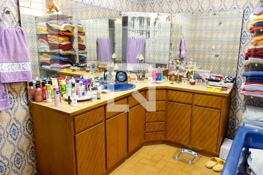 Banheiro da Suíte 3 de casa à venda com 3 quartos, 260m² em Centro, Osasco