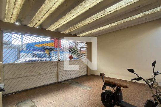 Garagem de casa à venda com 3 quartos, 346m² em Vila Invernada, São Paulo