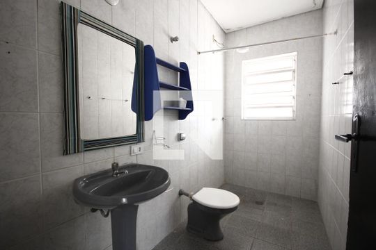 Banheiro Casa 1 de casa à venda com 6 quartos, 232m² em Jardim da Glória, São Paulo