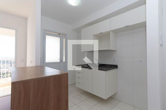 Cozinha de apartamento para alugar com 2 quartos, 56m² em Vila Galvão, Guarulhos