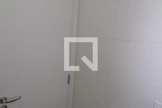 Banheiro de apartamento para alugar com 2 quartos, 32m² em Vila Ema, São Paulo