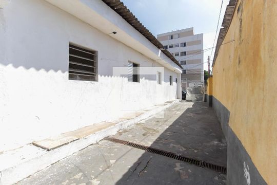 Garagem - Quintal de casa para alugar com 2 quartos, 158m² em Itaquera, São Paulo