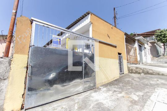 Fachada de casa para alugar com 2 quartos, 158m² em Itaquera, São Paulo