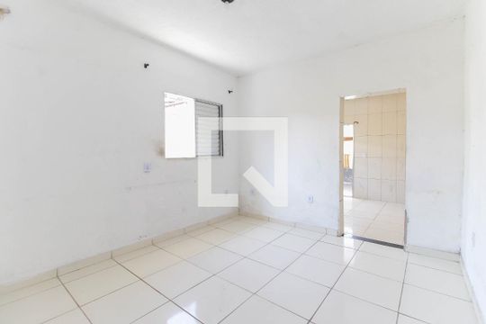 Sala de casa para alugar com 2 quartos, 158m² em Itaquera, São Paulo