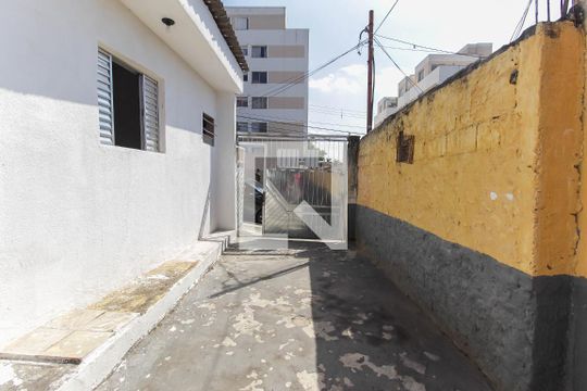 Garagem - Quintal de casa para alugar com 2 quartos, 158m² em Itaquera, São Paulo