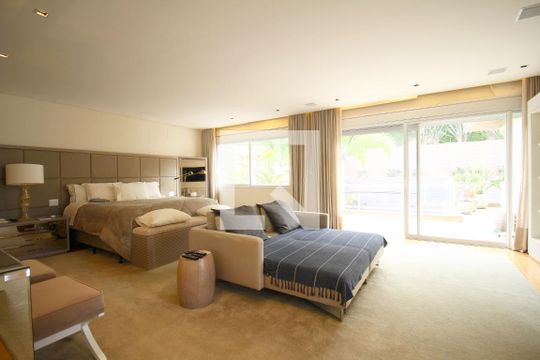 Suíte 1 de casa de condomínio à venda com 4 quartos, 805m² em Condomínio Melville (tamboré), Santana de Parnaíba