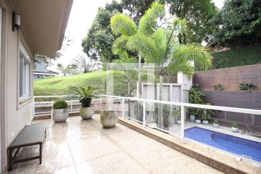 varanda da Suíte 1 de casa de condomínio à venda com 4 quartos, 805m² em Condomínio Melville (tamboré), Santana de Parnaíba