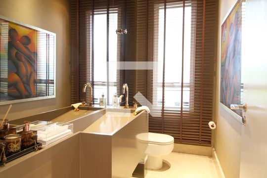 Lavabo de casa de condomínio à venda com 4 quartos, 805m² em Condomínio Melville (tamboré), Santana de Parnaíba