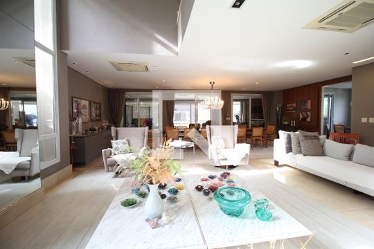Casa de Condomínio à venda com 4 quartos, 805m² em Condomínio Melville (tamboré), Santana de Parnaíba