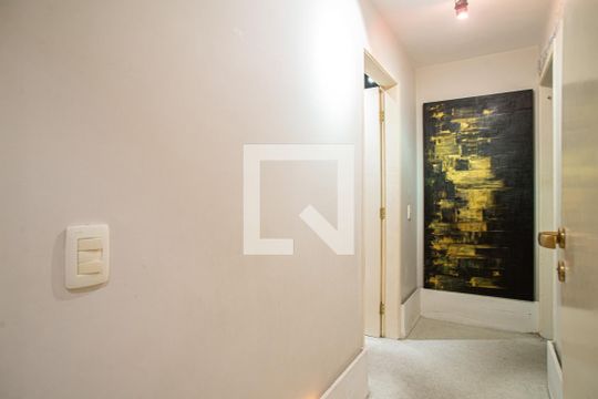 Corredor das Suítes de apartamento à venda com 3 quartos, 180m² em Morro dos Ingleses, São Paulo