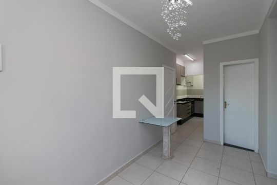 Sala de casa de condomínio para alugar com 2 quartos, 45m² em Jardim Modelo, São Paulo