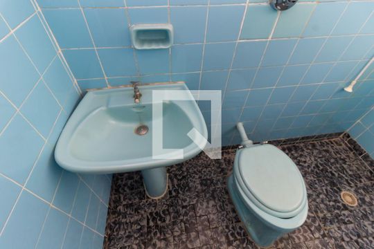 Banheiro de casa para alugar com 1 quarto, 68m² em Vila Independencia, São Paulo