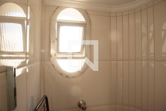 Banheiro de Serviço de apartamento à venda com 3 quartos, 75m² em Vila Clementino, São Paulo