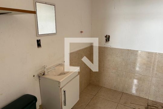 Banheiro do terraço de casa de condomínio para alugar com 2 quartos, 73m² em Bento Ribeiro, Rio de Janeiro