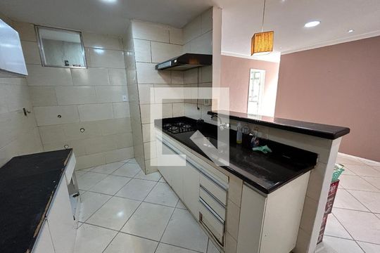 Cozinha de casa de condomínio para alugar com 2 quartos, 73m² em Bento Ribeiro, Rio de Janeiro