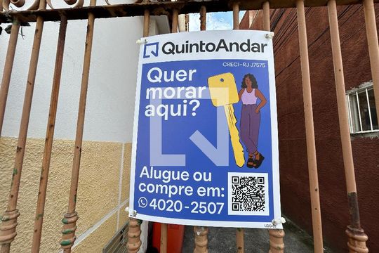 plaquinha de casa de condomínio para alugar com 2 quartos, 73m² em Bento Ribeiro, Rio de Janeiro