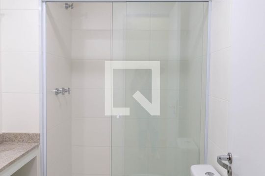 Banheiro de kitnet/studio para alugar com 1 quarto, 40m² em Vila Camargos, Guarulhos