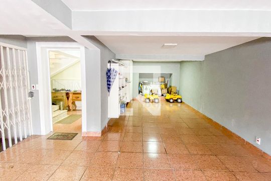 Garagem de casa à venda com 4 quartos, 270m² em Vila Alpina, Santo André