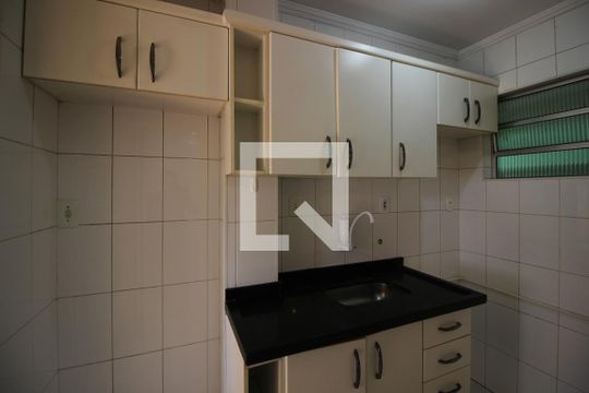 Cozinha e Área de Serviço de apartamento para alugar com 2 quartos, 52m² em Pinheiros, São Paulo