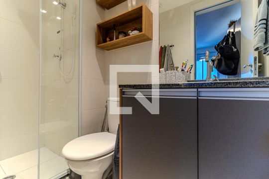 Banheiro da Suíte de apartamento à venda com 1 quarto, 28m² em República, São Paulo
