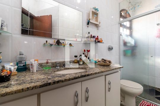 Banheiro da Suíte de casa à venda com 3 quartos, 200m² em Vila Dom Pedro Ii, São Paulo