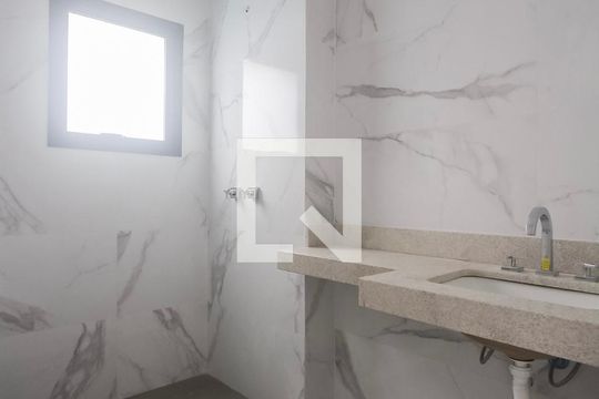 Banheiro suite de apartamento para alugar com 1 quarto, 52m² em Petrópolis, Porto Alegre