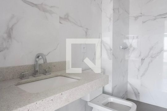 Banheiro de apartamento para alugar com 1 quarto, 52m² em Petrópolis, Porto Alegre