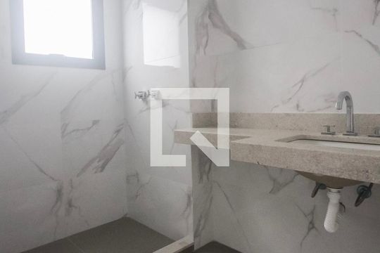 Banheiro suite de apartamento para alugar com 1 quarto, 55m² em Petrópolis, Porto Alegre