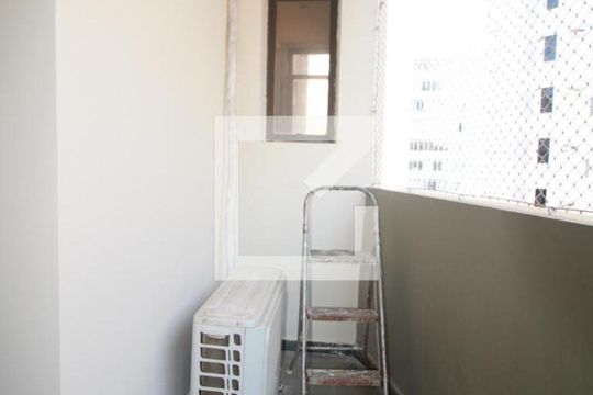 Sacada da Sala de apartamento à venda com 1 quarto, 55m² em Cambuí, Campinas