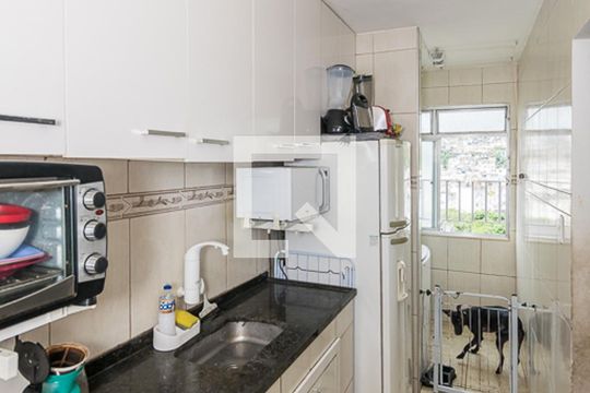 Cozinha de apartamento à venda com 2 quartos, 55m² em Olaria, Rio de Janeiro