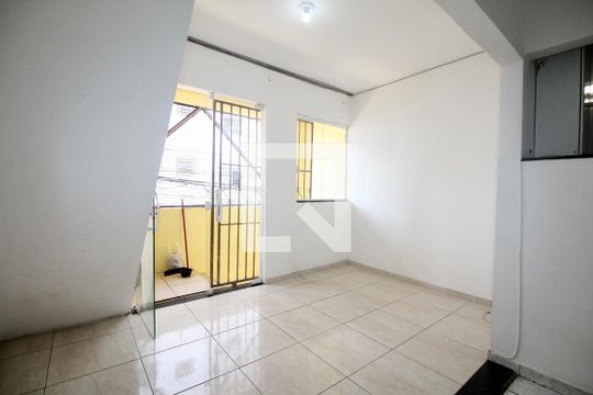 Sala de casa para alugar com 2 quartos, 80m² em Tororo, Salvador