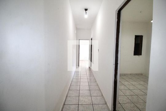 Corredor de casa para alugar com 2 quartos, 80m² em Tororo, Salvador