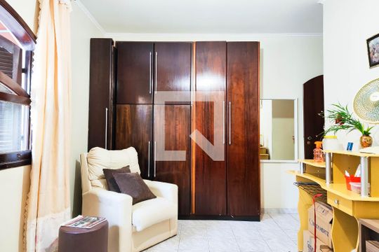 Quarto 2 de casa à venda com 3 quartos, 200m² em Parque Erasmo Assunção, Santo André
