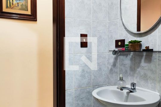 Lavabo de casa à venda com 3 quartos, 200m² em Parque Erasmo Assunção, Santo André