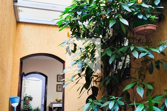 Quintal de casa à venda com 3 quartos, 200m² em Parque Erasmo Assunção, Santo André