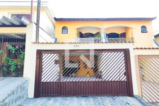Fachada de casa à venda com 3 quartos, 200m² em Parque Erasmo Assunção, Santo André