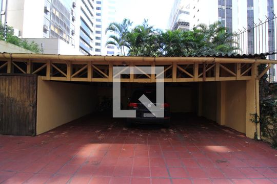 Garagem de apartamento para alugar com 2 quartos, 84m² em Itaim Bibi, São Paulo