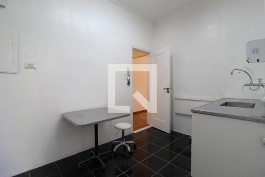 Cozinha de apartamento para alugar com 2 quartos, 84m² em Itaim Bibi, São Paulo
