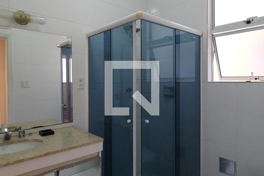 Banheiro Social de apartamento para alugar com 2 quartos, 84m² em Itaim Bibi, São Paulo