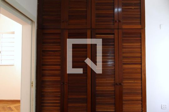 Quarto 1 de apartamento para alugar com 2 quartos, 84m² em Itaim Bibi, São Paulo