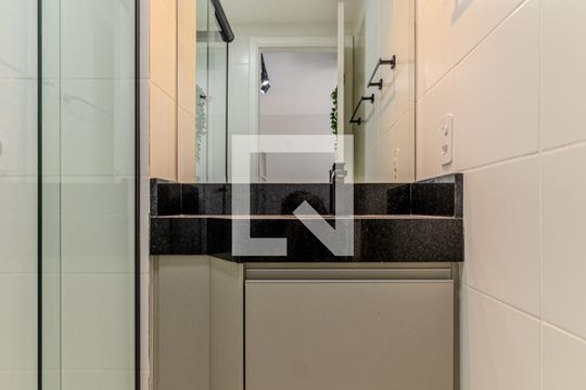 Banheiro de apartamento à venda com 1 quarto, 25m² em Vila Buarque, São Paulo