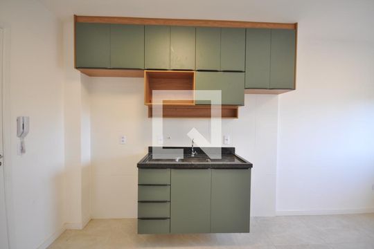 Cozinha de apartamento à venda com 1 quarto, 25m² em Vila Gustavo, São Paulo