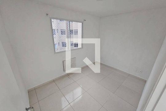 Apartamento para alugar com 2 quartos, 45m² em Comendador Soares, Nova Iguaçu