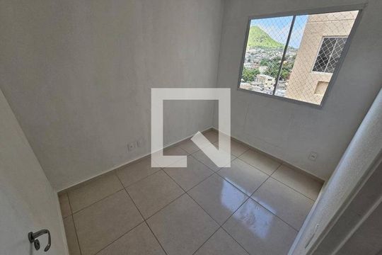 Apartamento para alugar com 2 quartos, 45m² em Comendador Soares, Nova Iguaçu