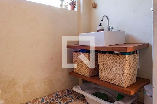 Banheiro de apartamento para alugar com 2 quartos, 75m² em Vila Madalena, São Paulo